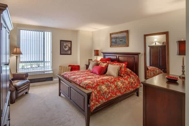 b8c2774d-il-gallery17